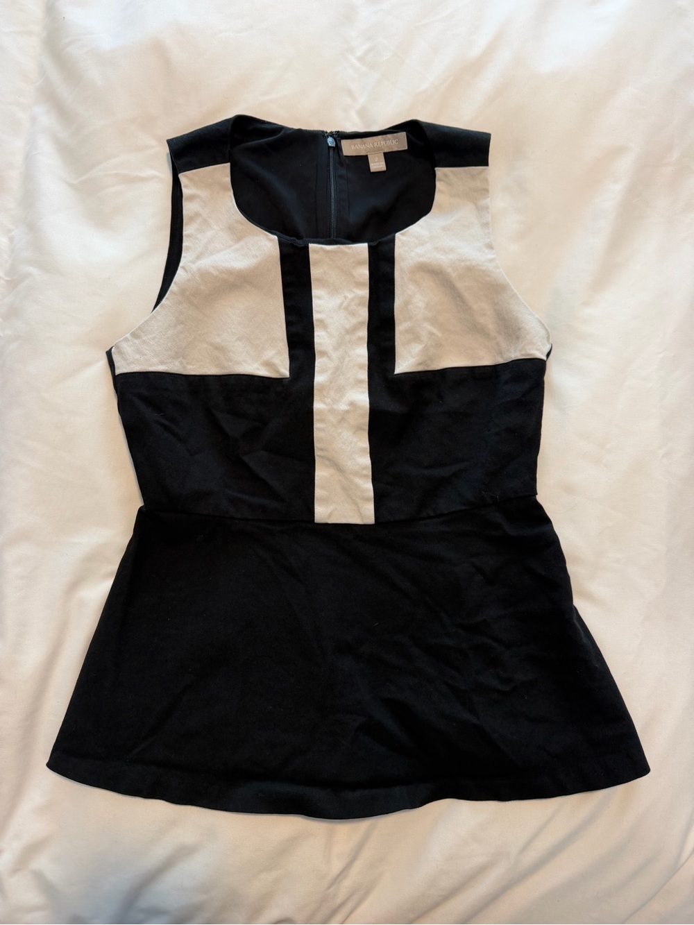 Banana Republic Black & Cream Sleeveless Peplum Top